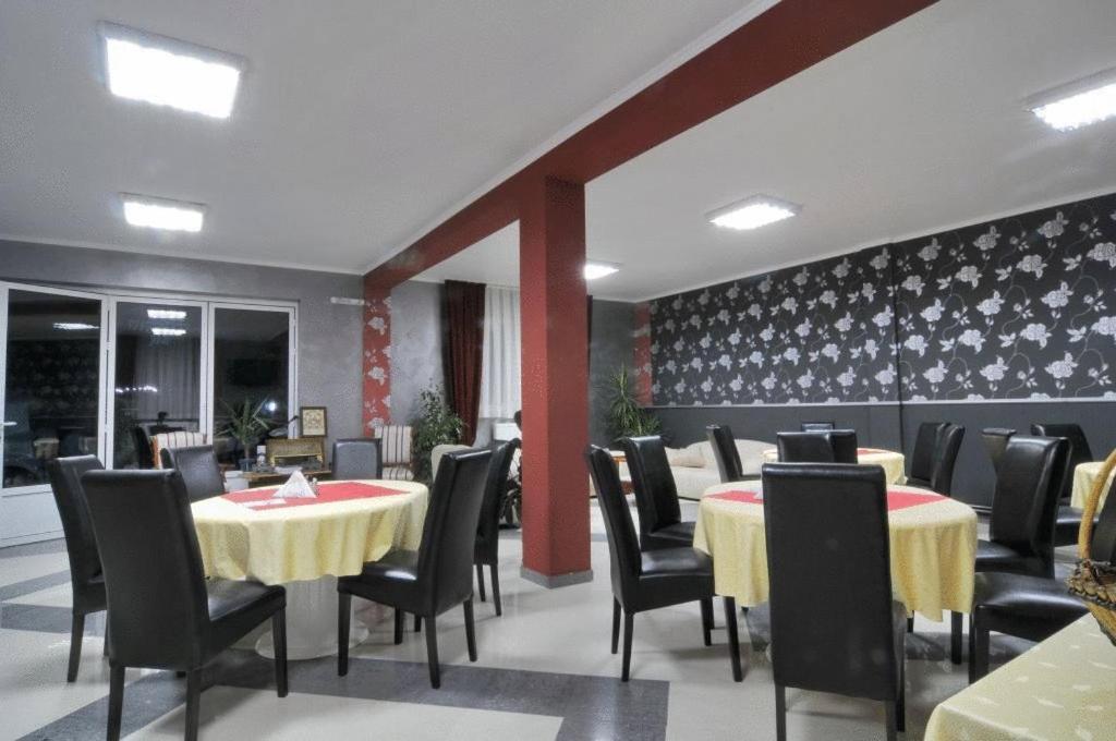 Garni Hotel Lama Kragujevac Ngoại thất bức ảnh