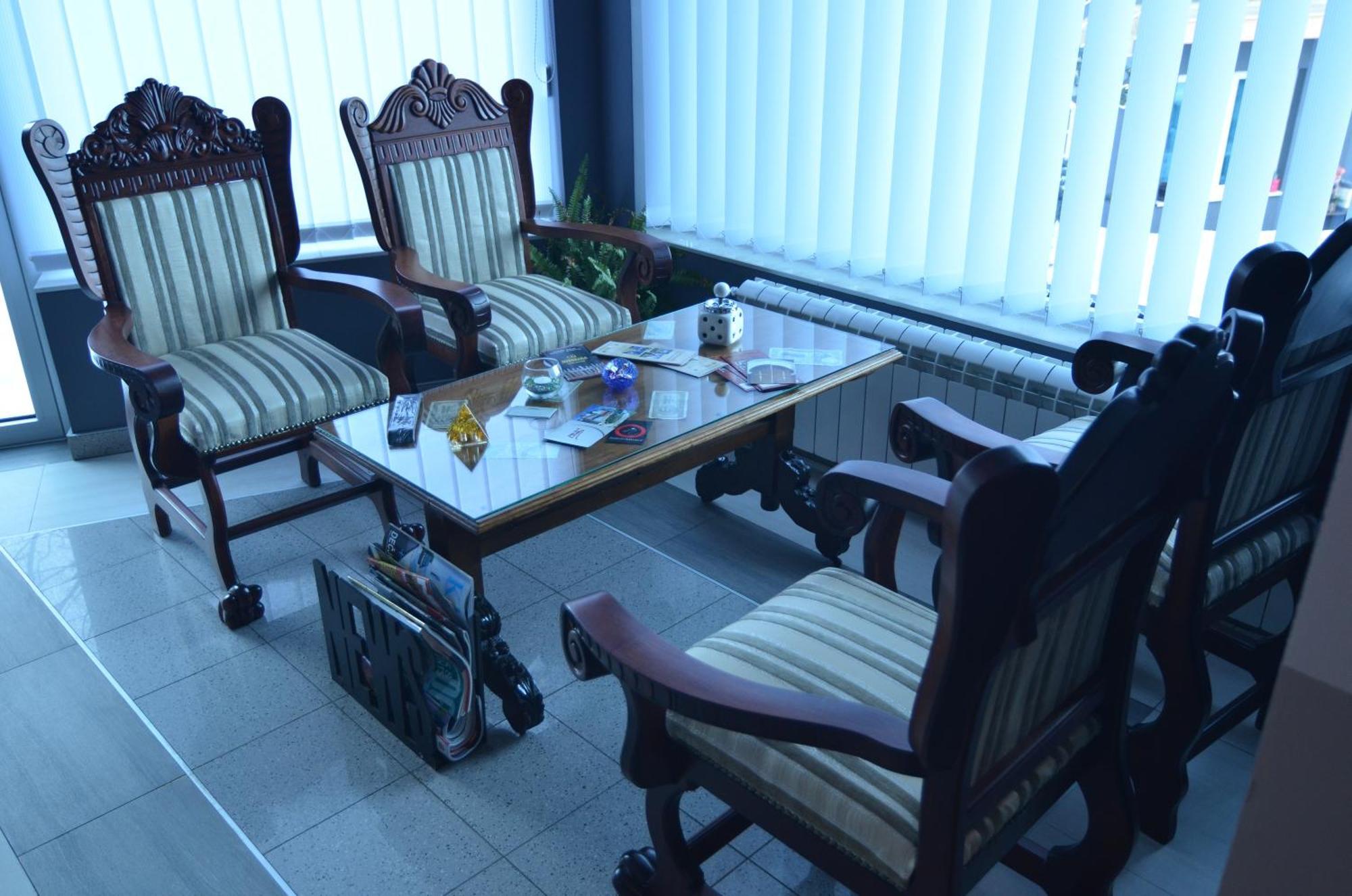 Garni Hotel Lama Kragujevac Ngoại thất bức ảnh