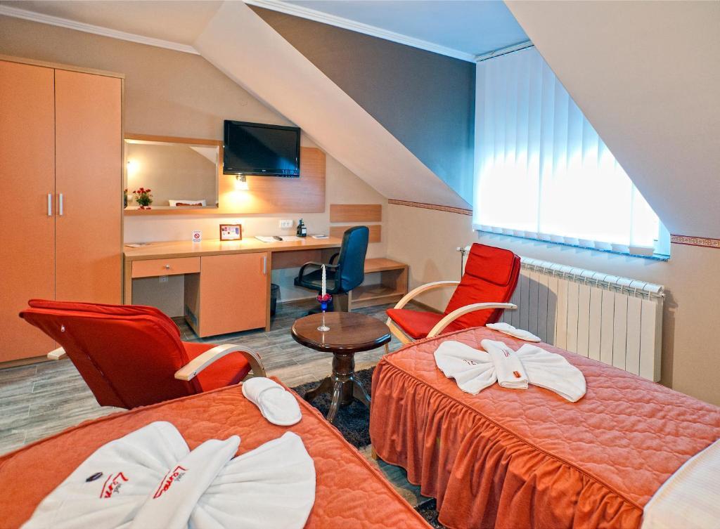 Garni Hotel Lama Kragujevac Ngoại thất bức ảnh