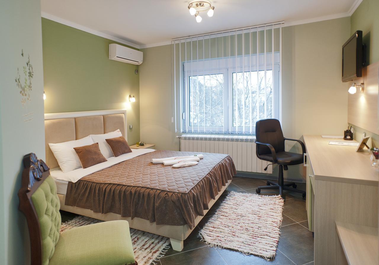 Garni Hotel Lama Kragujevac Ngoại thất bức ảnh