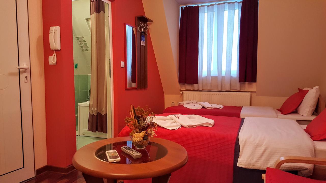 Garni Hotel Lama Kragujevac Ngoại thất bức ảnh