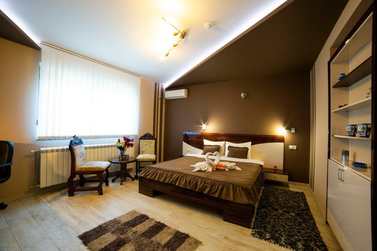 Garni Hotel Lama Kragujevac Ngoại thất bức ảnh
