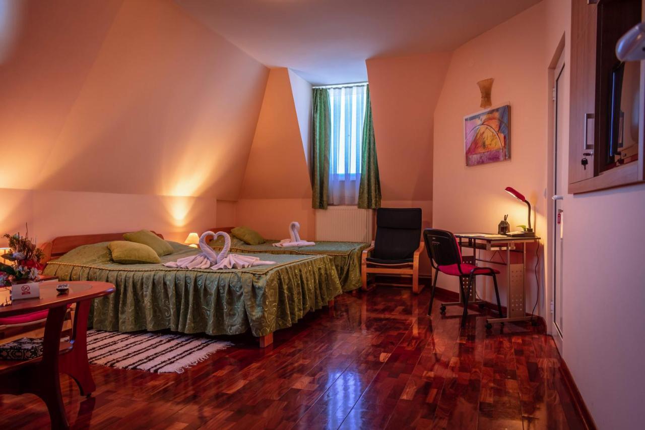 Garni Hotel Lama Kragujevac Phòng bức ảnh